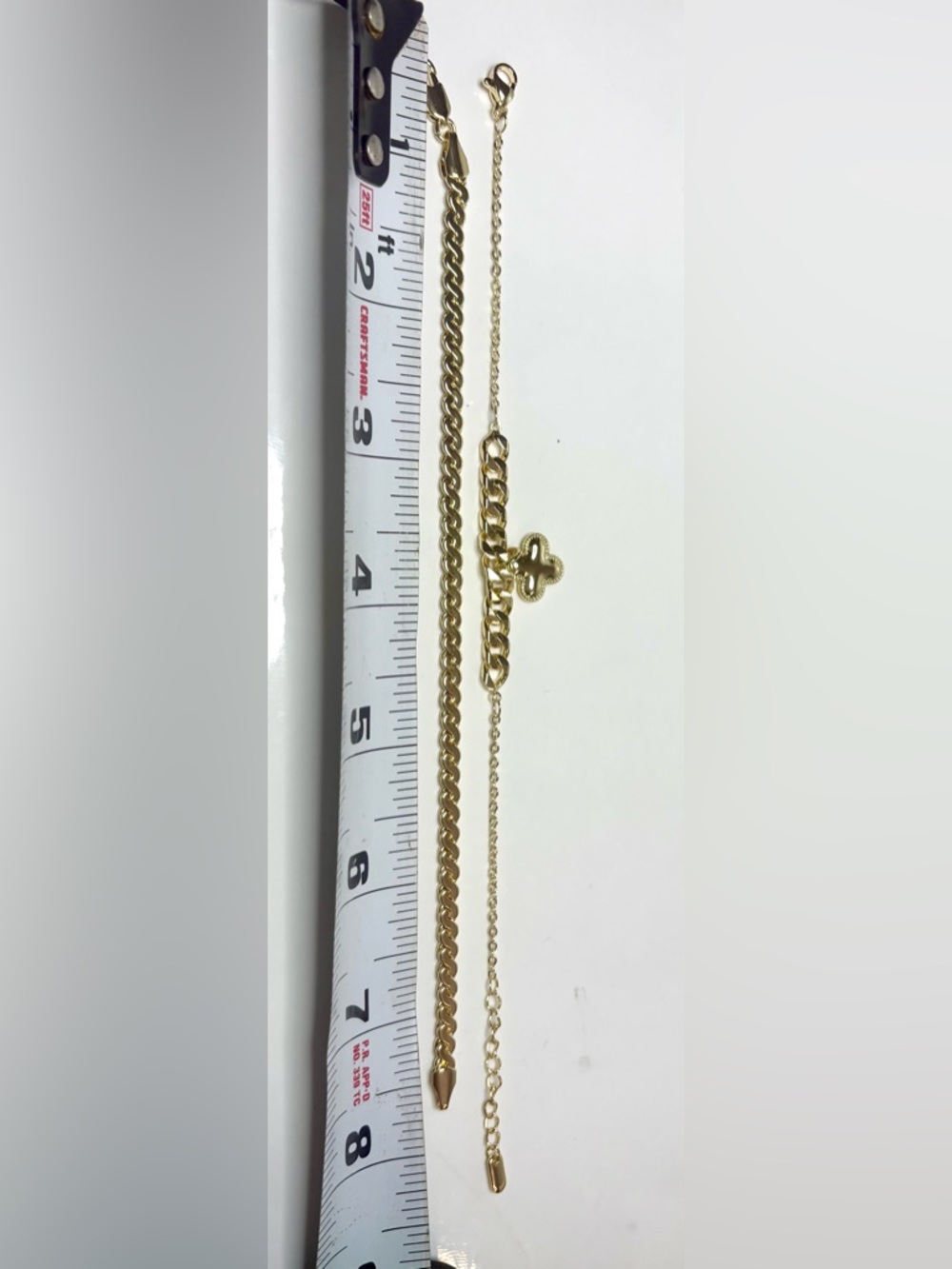 Two 18k gold filled bracelets with cuban style chains, and a clover pendant. - Picture 4 of 4